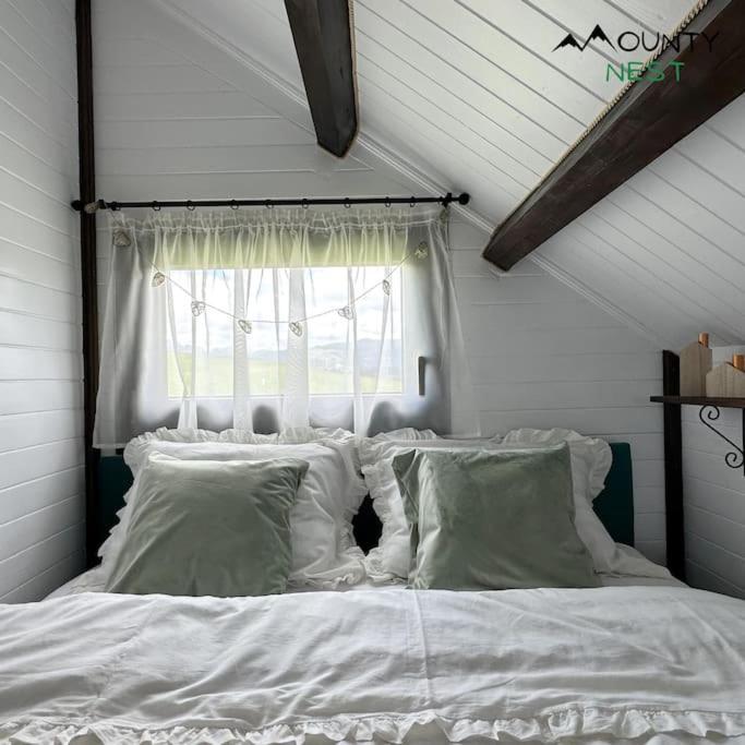 Mounty Nest Fundata Luaran gambar